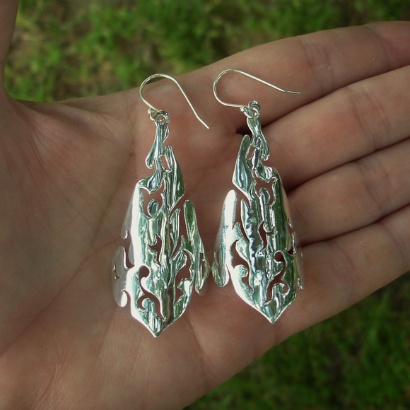 Sterling silver tribal flame trangle earrings NWOT - Picture 3 of 7